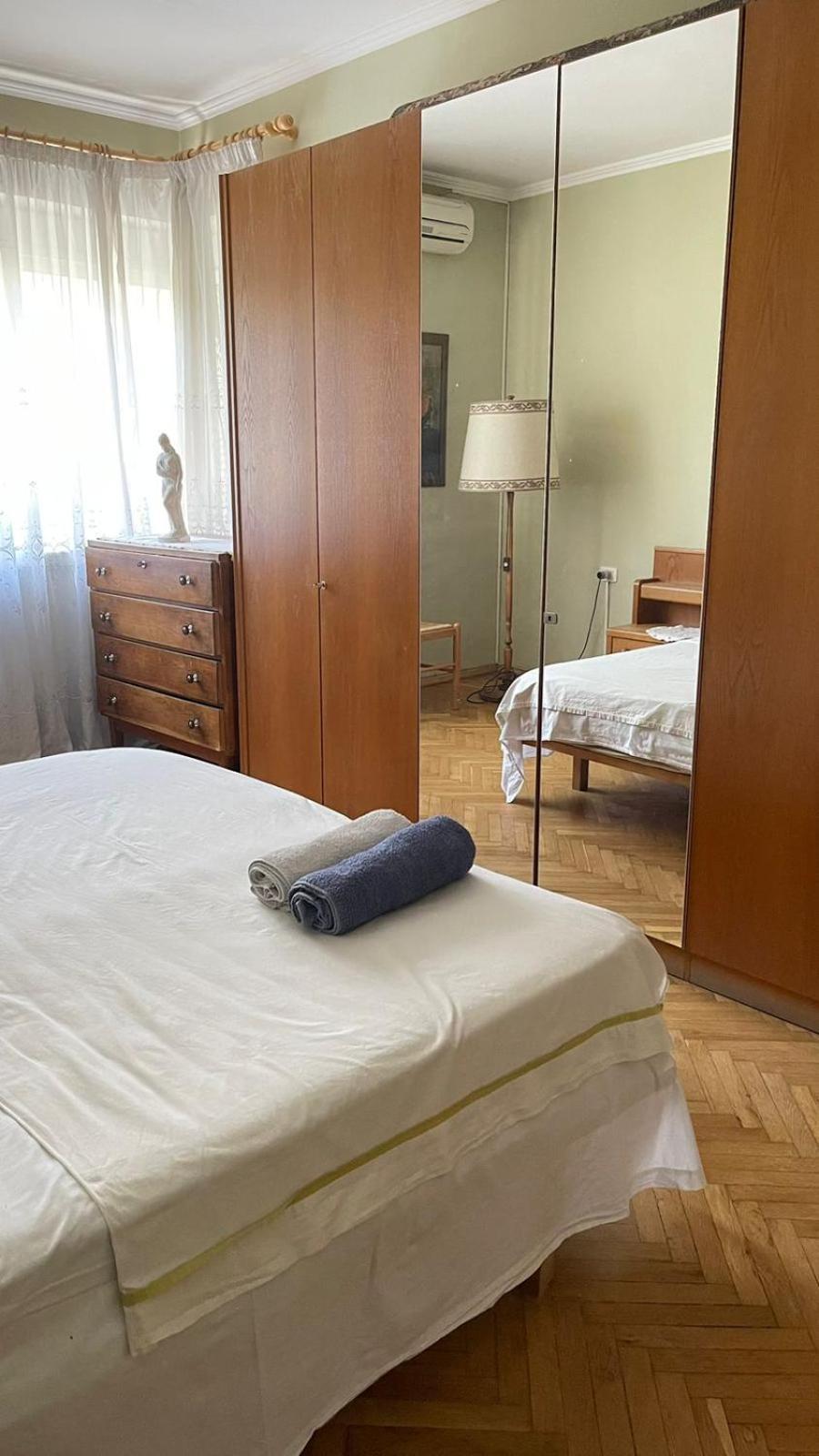 Vintage Apartment In Center Tirana Exterior photo