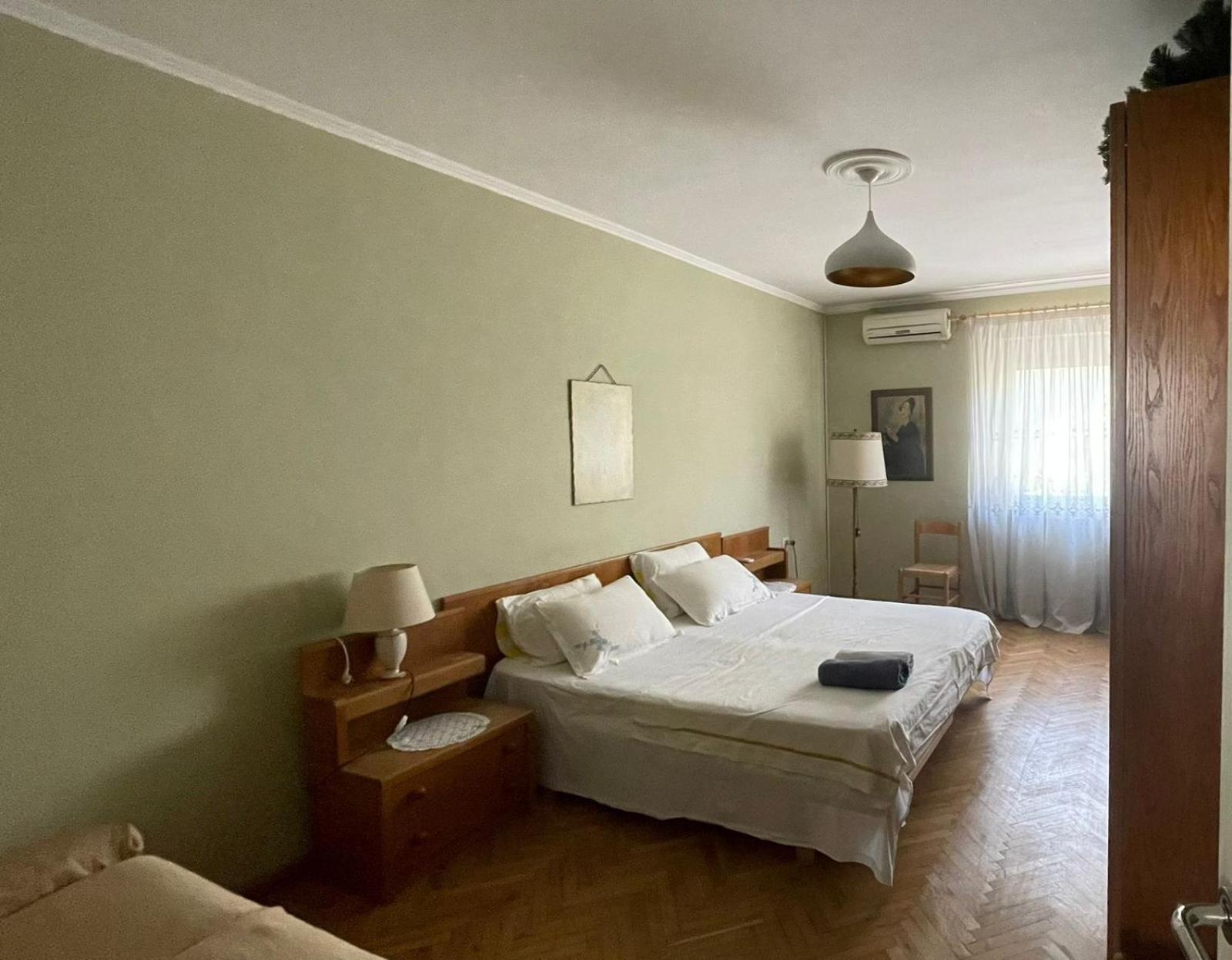 Vintage Apartment In Center Tirana Exterior photo
